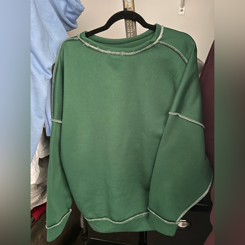 Green outside stitching sweatshirt